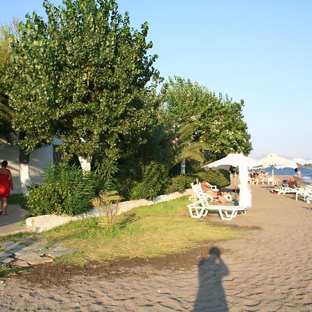 Posidonia Pension Amarynthos Eksteriør billede