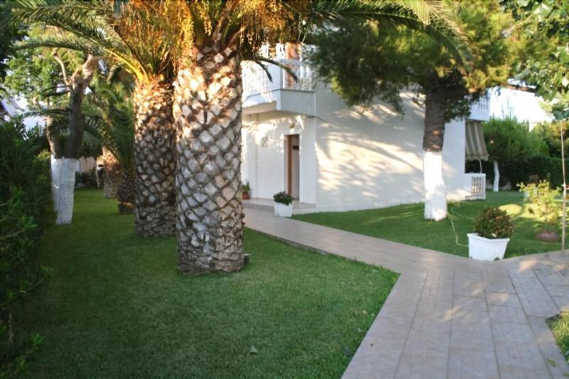 Posidonia Pension Amarynthos Eksteriør billede