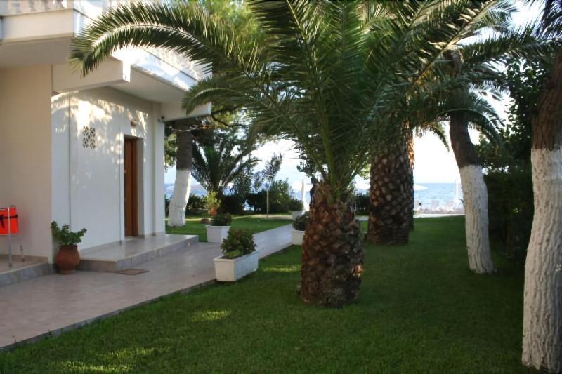 Posidonia Pension Amarynthos Eksteriør billede