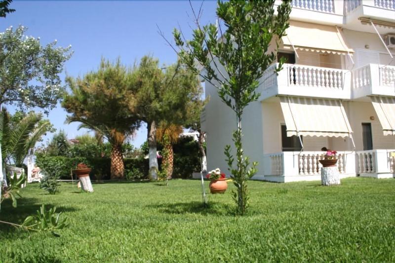 Posidonia Pension Amarynthos Eksteriør billede