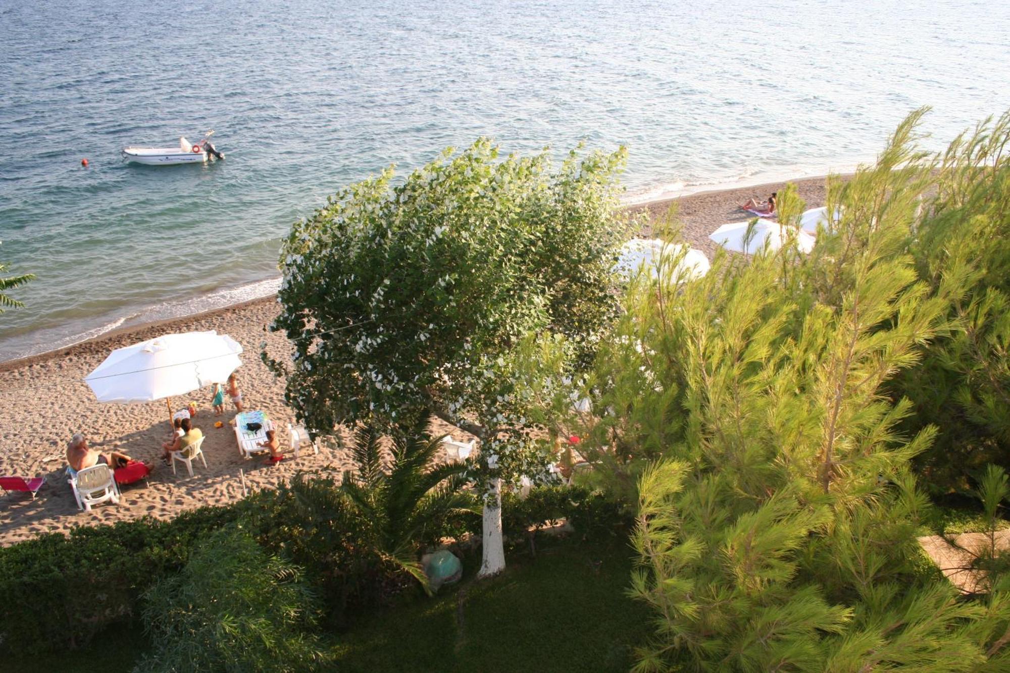 Posidonia Pension Amarynthos Eksteriør billede