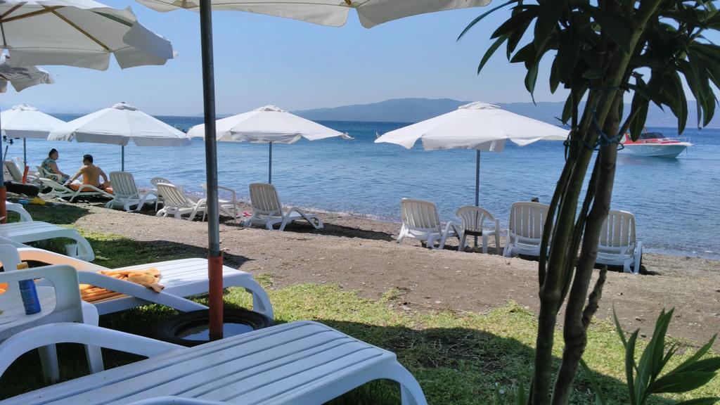 Posidonia Pension Amarynthos Eksteriør billede
