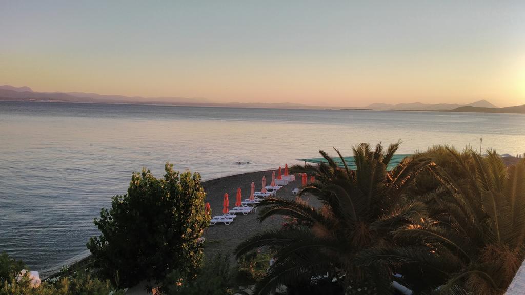 Posidonia Pension Amarynthos Eksteriør billede