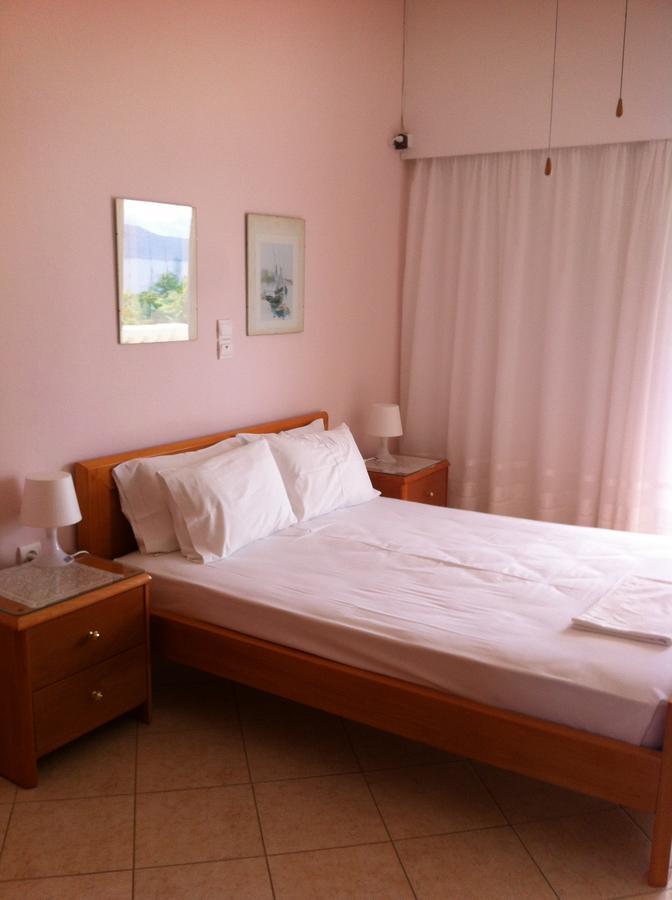 Posidonia Pension Amarynthos Eksteriør billede